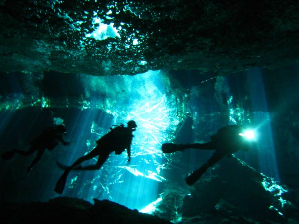 IMG_4972_cenote_chacmool.JPG