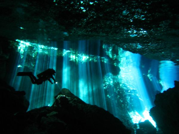 IMG_4976_cenote_chacmool.JPG