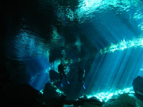 IMG_5005_cenote_chacmool.JPG