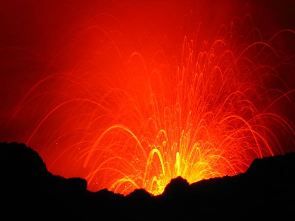 IMG_2036_eruption_volcan_yasur.JPG